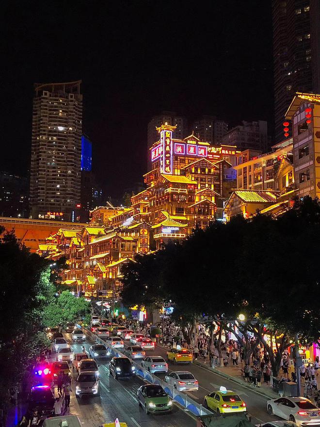 精品团私人订制800+套餐行程攻略j9九游会入口重庆高端四日游｜纯玩(图2)